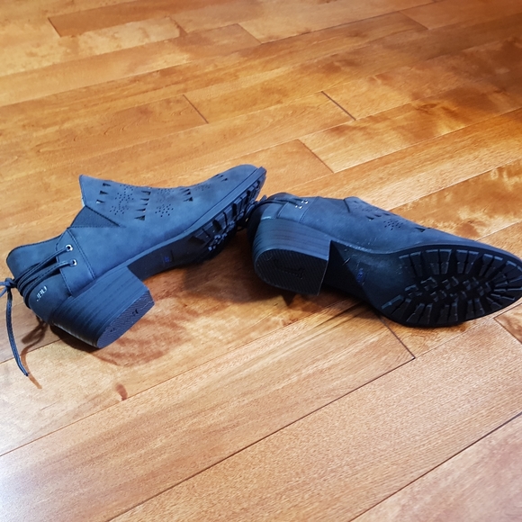 JBU Evelyn Encore Memory Foam Ankle Booties - Picture 6 of 6